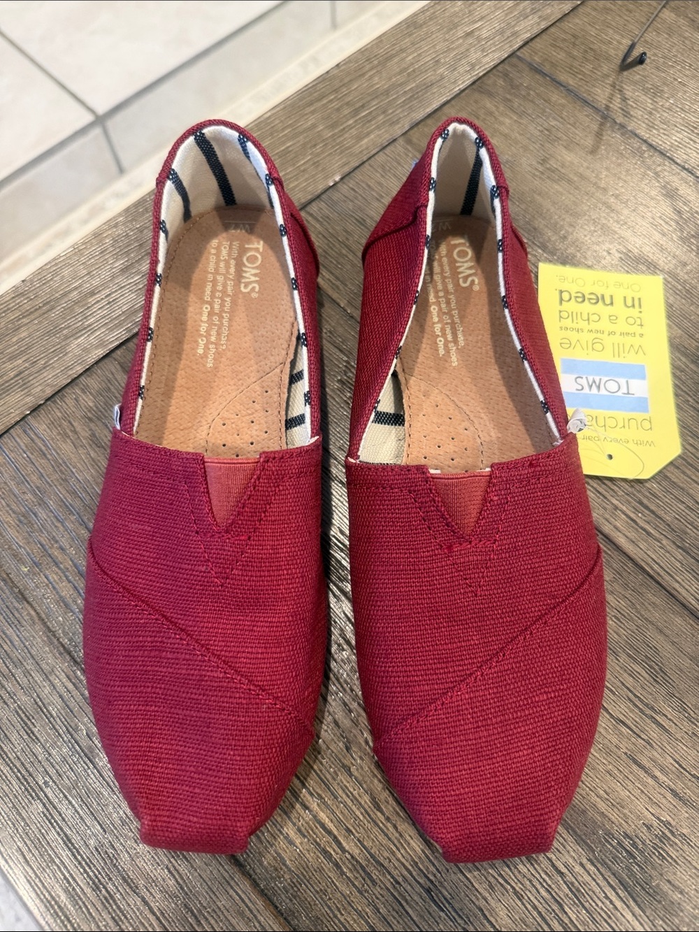 Toms Classic Slip-On Flats in Deep Red Canvas 7